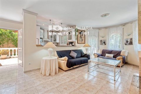 Villa en venta en Roses