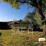 Joli cadre de vie pour cette maison avec jardin, vue dégagée sur la campagne