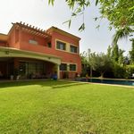 Villa - 888.65m ²