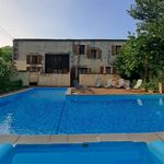 4 maisons avec grande piscine, au calme, idéale gîtes