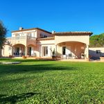 Villa traditionnelle de 190 m² avec piscine et terrain plat de 2500 m²