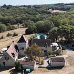 Domaine Gourdon avec piscine sur 13.5 hectares de terrain