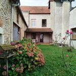 Maison de ville de 150m2 avec jardin, garage, grange et caves