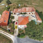 Beautiful real estate complex of 3 houses of 310 m2 in a quiet area!