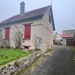 Maison en pierre restaurée avec jardin et garage