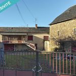 Corps de ferme avec une maison d'habitation de 165m2,une grange et de nombreuses dépendances