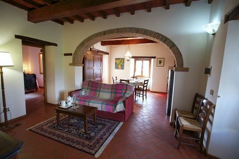 Enjoy a stay in this 2-bedroom farmhouse for 6 people located in Poppi. It is ideal for a group or families to enjoy the shared swimming pool and bubble bath. The surroundings are ideal to enjoy a walk. You can explore both nature and culture by visi...