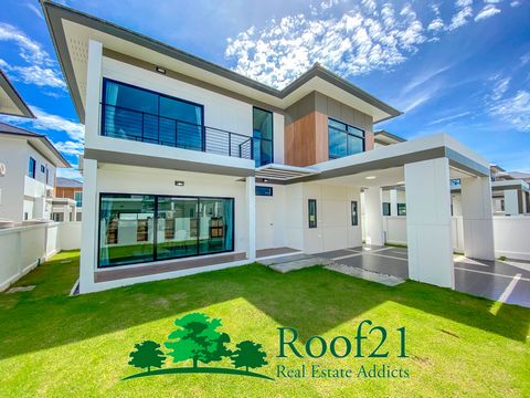 Introducing an exquisite two-story single house, boasting a generous living area of 297 square meters and a spacious land area of 80 square wah. This magnificent house comprises 3 bedrooms and 4 bathrooms, exquisitely designed to meet the needs of mo...