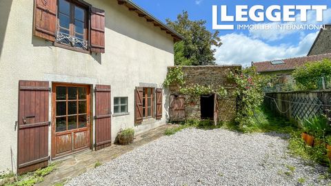 A21224WV87 - This spacious town house located near the center of Cussac offers on the ground floor an entrance hall, kitchen and living room and on the top floor: 3 bedrooms, a shower room, and separate toilet. You will appreciate the exposed beams a...