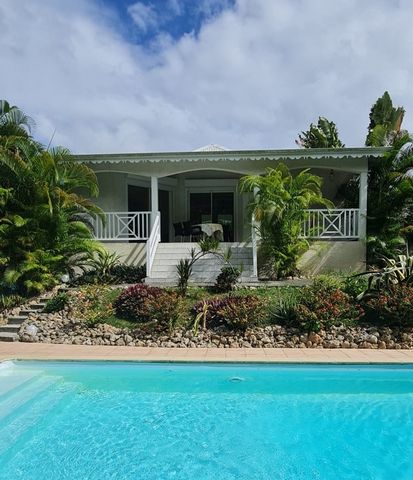 Dpt Guadeloupe (971), à vendre LE MOULE maison P3 de 100 m² - Terrain de 700,00 m²