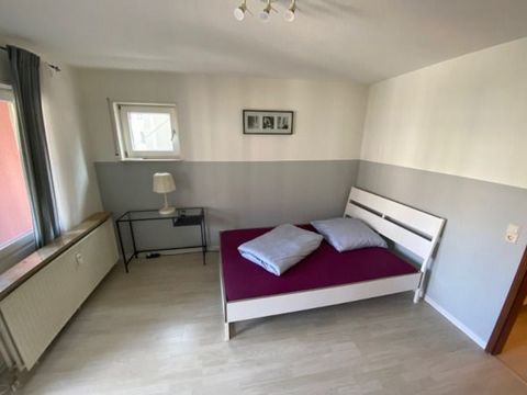 The 1-room-apartment in Karlsruhe-Waldstadt with a living space of approx. 26m2 is fully furnished and equipped. It has a private bathroom with shower (towels are also available), wardrobe, double-bed (140x200), desk/dining table, kitchenette, coffee...