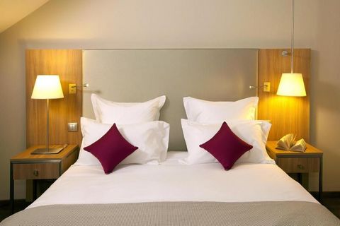 Located only 4 km from Roissy CDG Airport and Parc des Expositions Paris Nord Villepinte Exhibition Centre and offering a free airport shuttle, the residence is set in an elegant building with classic architecture. Gourmet French cuisine accompanied ...