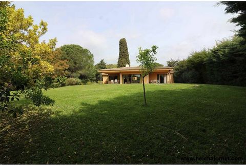 House with large spaces and a large plot of land House of 200 m2 with large spaces located in Santa Cristina d'Aro, a few minutes from the center of the town. Enjoy a large plot of 5230 m2 with a beautiful garden and swimming pool. You will be close ...