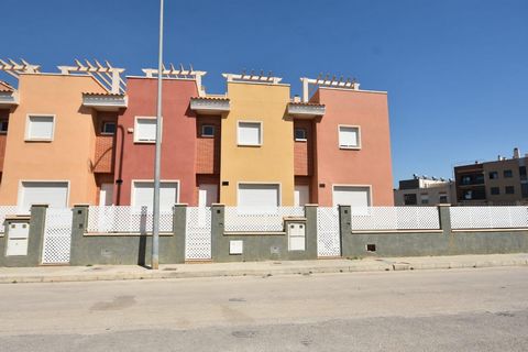 4 bedrooms semidetached villas in Bigastro . Turnkey semi-detached houses with 4 bedrooms and 3 bathrooms in Bigastro, 25 minutes from the beaches of Orihuela Costa and Torrevieja. They have a private terrace, community pool and underground garage. T...