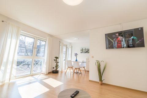 Premium! The bright and very high-quality 2-room apartment (about 75 m2) is located in the squares of the city center, just a short walk - 3-5 minutes - from the marketplace and Paradeplatz. Extremely well-kept building! Only 3 apartments on the floo...