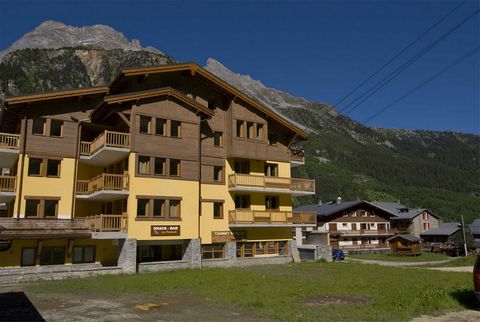 Dieses Ferienhaus ist in 1410 m Höhe, im Herzen des Landesparkes Vanoise, nur 300 m vom Skigebiet des Dorfes Pralognan la Vanoise gelegen. Es bietet 3 oder 5-Zimmer-Unterkünfte für 6 bis 11 Personen, die mit Balkon und allen notwendigen Einrichtungen...