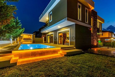The villa for sale is located in Dosemealti. Dosemealti is a small town in the Antalya region. The centre of Antalya is only 11 km away. Wonderful steep cliffs and hidden swimming spots are waiting for you to be discovered. These spots are just a few...