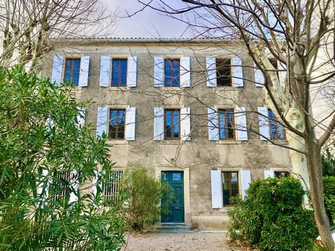 This impressive 19th century building has been divided into two very large apartments each totally private, with separate access and gardens that do not overlook each other. The one being sold is the larger South facing apartment with garden. Behind ...
