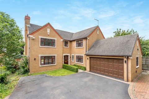 A superb detached family home set on a sought after development which offers spacious and flexible accommodation throughout, comprising cloakroom/WC, high end breakfast kitchen, utility room, dining room, sitting room, excellent conservatory, snug, f...