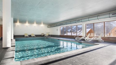In the heart of a beautiful larch forest, the Pra Loup ski resort offers an exceptional view of the southern Alps. Pra Loup 1500 is connected to Pra Loup 1600 with a free shuttle service. Comfortable and airy, the ski holiday in this residence in Pra...
