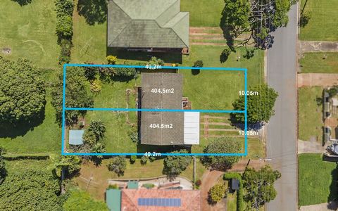 The home is situated on an elevated large level 809m2 block with a 20 meter frontage with breathtaking views to Stradbroke Island and Moreton Bay. There are so many options with this home move in and renovate. Apply to sub-divide into 2 blocks, build...