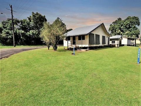 Dit huis met vier slaapkamers is niet alleen geschikt als gezinswoning, maar dient ook als een ideaal beleggingspand. Het wordt momenteel verhuurd voor $ 340 per week, wat een stabiel huurinkomen oplevert voor potentiële investeerders. Bij het betred...