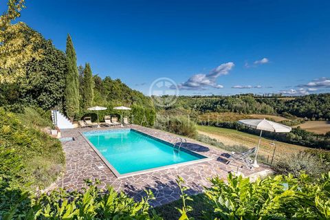 Splendid farmhouse for sale in San Gimignano with 6 bedrooms, 6 bathrooms, swimming pool and 1235 sqm of land. The property is currently divided into two totally independent apartments as follows. The first apartment, on the ground floor, consists of...