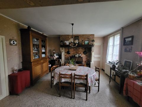 Ideally located, just 5 kilometres from Fécamp, this farmhouse with generous volumes is for sale. After renovations, this typical property of the region will offer you the calm of the countryside without being too isolated. Its 1,000 m2 garden is a r...