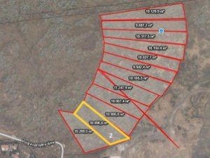 In the area of El Roque, Cotillo, Fuerteventura Plot of land for sale, approximately 10,096 m2 each. These plots are suitable for agricultural cultivation and on which you can build an implement room. They are located a short distance from the urban ...