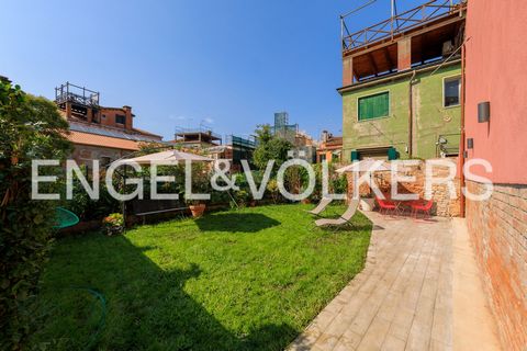 This wonderful and spacious two-room apartment is located on the ground floor and it is surrounded by a spectacular private garden. The splendid object is located in one of the most distinctive and peculiar areas of Venice: a stone's throw from the a...