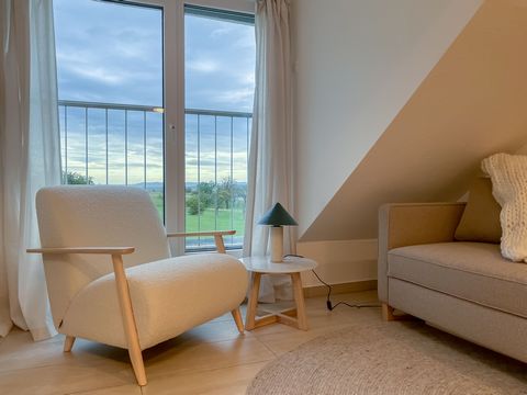 Welcome to dicostays & this luxurious maisonette that offers you everything for a great short or long stay in Stuttgart-Plieningen: → comfortable double bed → sofa bed for 3rd & 4th guest. → Smart TV & NETFLIX → NESPRESSO coffee → kitchen → washing m...