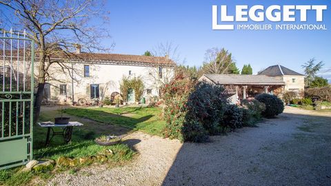 109038AKB86 - Surrounded by fields yet situated just 5 minutes from the medieval market town of Loudun, this beautifully presented character property consists of a 16th century 4 bedroom farmhouse, an 18th century 2-bedroom cottage, tower and additio...