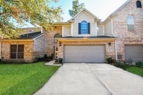 GATED COMMUNITY!!! PATIO LEADS DIRECTLY OUT TO THE POOL!!! SPACIOUS BEDROOMS!!! PRIVATE GARAGE!!! PRIVATE DRIVEWAY!!! You do not have to look any futher for your future home. This home is in a quaint, private gated community. Boasts a beautiful floor...