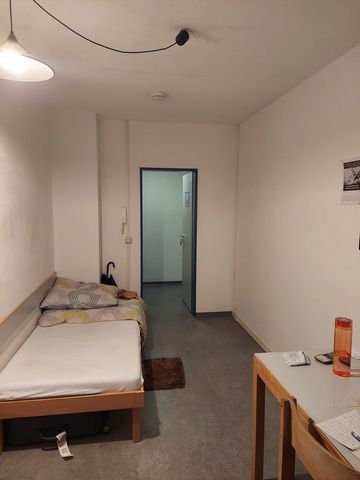 Ready for an Adventure in the Coziest Corner of Fritz-Löffler-Straße 12C? Subletting Adventure Awaits! Hello future roomie extraordinaires! Guess what? It's time to elevate your springtime experience in Dresden to legendary status! Why this room is y...
