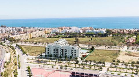 The building has all amenities such as communal and recreational areas with playground and communal pool , located just a few hundred metres from the beach on the border of Malaga and Torremolinos. In the vicinity of the train station, bus stops, caf...