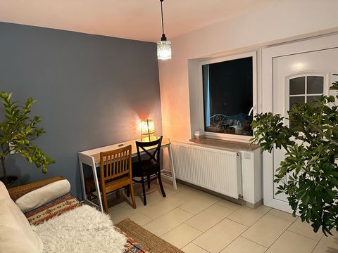 The house is the last house before the forest begins. The area is very quiet. It has a wonderful terrace with a nice Barrelsauna and an outside fireplace. Depending on the traffic situation, it is around 35 minutes by car to Berlin Central Station. I...