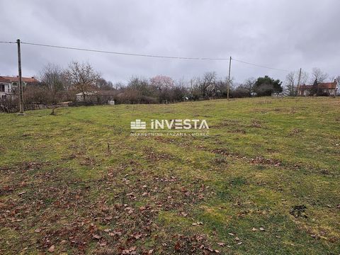 A building plot of 6.186 m2 is for sale in an excellent location in Žminj. The land has a regular shape and is accessed from an asphalted road. Electricity and water are available on the land.   The land is extremely interesting because of its locati...