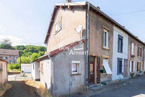 HOUSE FOR INVESTOR OR FIRST-TIME BUYER *** In the town of Homécourt, come and discover this semi-detached city house with a surface area of 37 m2 with its garden of 155 m2. This house consists on the ground floor of an entrance, a living room, a kitc...