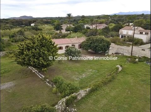 Corse Patrimoine Immobilier bietet ein freistehendes Haus in einer äußerst ruhigen Gegend von BONIFACIO zum Verkauf an. Das Haus mit einer Fläche von ca. 100 m2 befindet sich auf einem Grundstück von 3629 m2. Auf einer Ebene verfügt das Haus über ein...