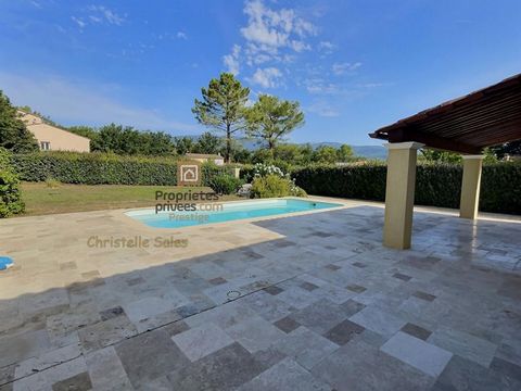 Fayence-VAR -83440 - NOUVEAUTÉ - BIEN RARE SUR LE MARCHÉ Prix : 598 000 euros ( honoraires à la charge du vendeur). Christelle Sales de propriétés-privees.com vous invite à découvrir cette charmante villa de 4 pièces de plain-pied de 2010 située au f...