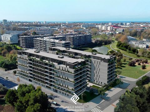 Situado en la parroquia de Ramalde, Porto, este moderno apartamento de 3 dormitorios ofrece una ubicación privilegiada y tranquila, cerca de la estación de metro, Hospital de Prelada, Parque de Prelada y Norte Shopping. El inmueble dispone de aire ac...