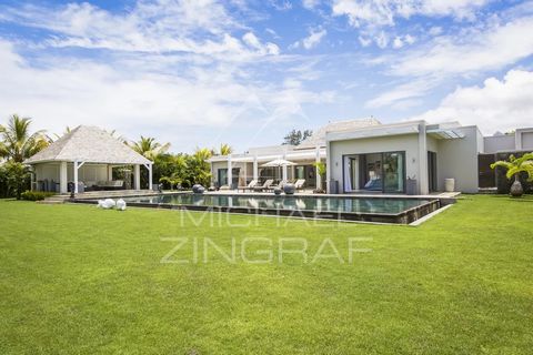 Located in the southern part of the prestigious Anahita estate, near the luxurious 'Four Seasons Resort Mauritius at Anahita,' this villa offers tranquility, exclusivity, and a harmonious blend of modern and tropical architecture, in line with the sp...