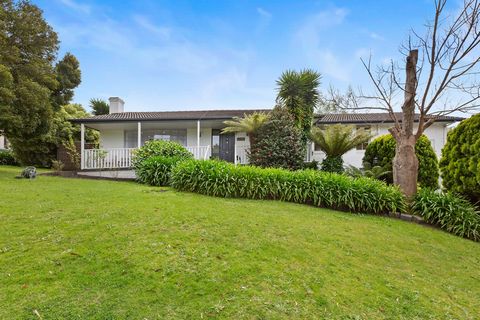 Commanding a prized, elevated position in a quiet court, within walking distance to Mount Eliza Village, pristine beaches and Toorak College, this fully transformed residence blends sophisticated design with serene treetop views, offering a private s...