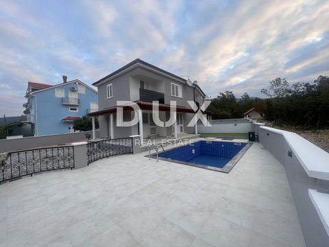 Location: Primorsko-goranska županija, Crikvenica, Jadranovo. CRIKVENICA, JADRANOVO - Lussuosa villa bifamiliare con piscina! Interveniamo nella vendita di una lussuosa villa bifamiliare con piscina e vista mare dal 1° piano. La villa bifamiliare si ...