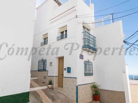 This charming traditional townhouse, located in the elevated part of the picturesque white-washed town of Torrox, offers an ideal blend of authenticity and convenience. It’s within walking distance of the main square, and parking is conveniently situ...