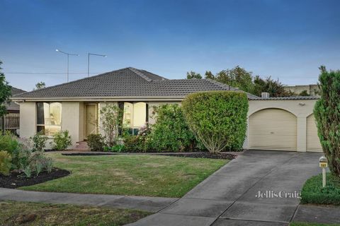 Beautifully updated to create a single-level environment of modern appeal, this 3 bedroom, 2 bathroom family residence is sure to capture the attention of all discerning buyers. An inviting ambience filters through spacious dual-zoned living, with a ...