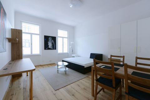 Our apartment “Gegensätze” by Walter Hachleitner is located in the 12th district of Vienna, Tanbruckgasse 33/18–19 and is very easy to reach by public transport. The modern and fully furnished apartment with a size of 58 m², has a bedroom, a living r...