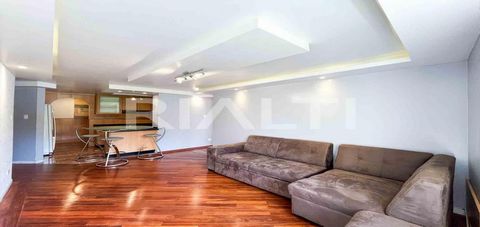 Property-COM-776 Apartment for sale in the Stadium sector.The apartment welcomes us with a kitchen with breakfast area and equipped with high and low furniture, with its iron and extractor, but at the back we have the machine area, we continue and we...