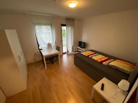 Das 1-Zimmer-Apartment in Karlsruhe-Neureut mit einer Wohnfläche von ca. 26m2 und Balkon ist vollständig möbliert und inventarisiert. (Besteck, Kochgeschirr, etc.) Es verfügt über ein Bad mit Dusche (auch Handtücher liegen hier für Sie bereit), einen...