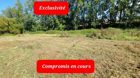 Rare sur le marché ,sur la magnifique commune de Saint Jean Du Doigt ,proche du bourg et donc de la plage ,terrain de 1948 m2 dont 716 m2 sont constructibles et à viabiliser. Prix de vente 55 000 euros honoraires charge vendeur. Pour visiter et vous ...